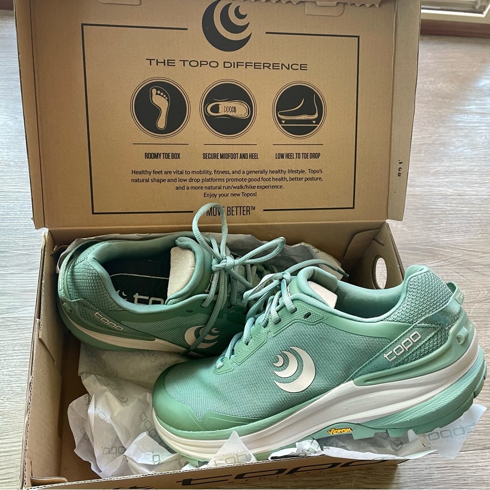 NWB Topo Athletic Traverse Size 7.5 Women’s Trail Hiking/Running Shoes